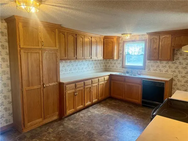 22207 S Excelsior RD, Harrisonville, MO 64701