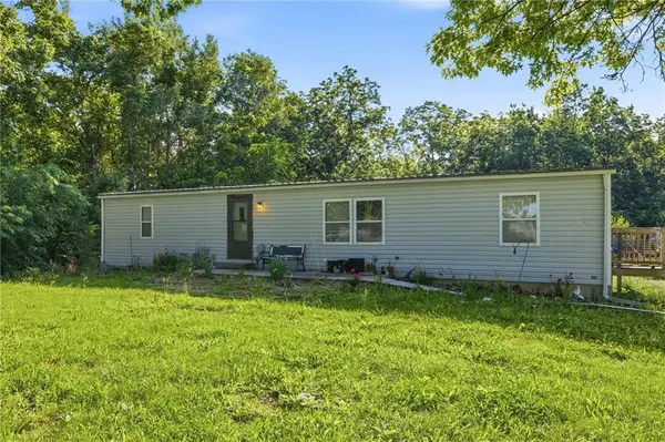 22207 S Excelsior RD, Harrisonville, MO 64701
