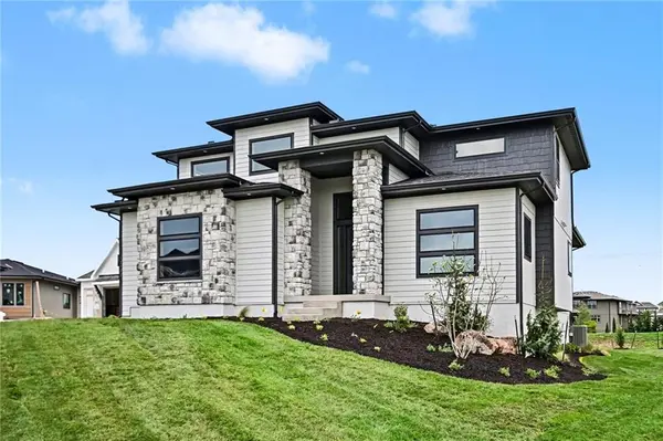 12502 W 183rd TER, Overland Park, KS 66013