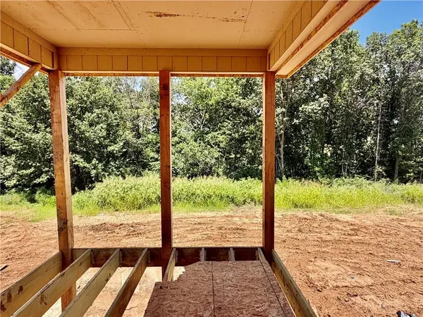 504 Skyview LN, Liberty, MO 64068