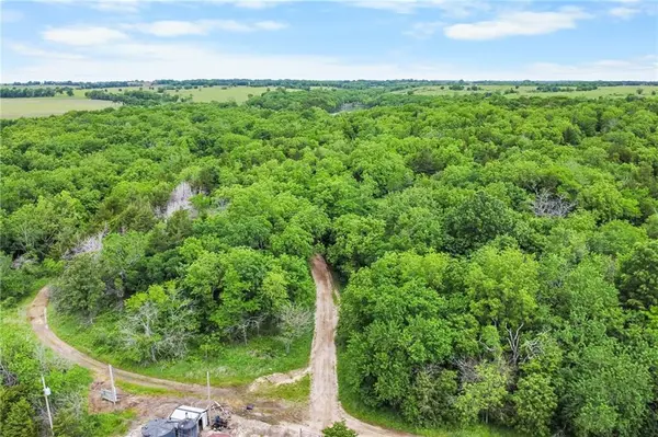 4345 Douglas RD, Lane, KS 66042