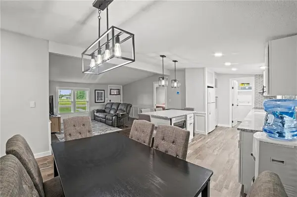 125 Silver Shadow LN, Linn Valley, KS 66040