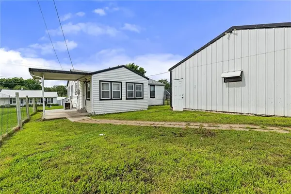 814 E North Main ST, Richmond, MO 64085