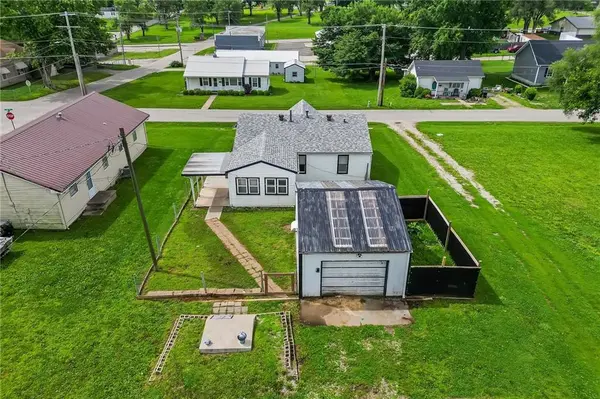 814 E North Main ST, Richmond, MO 64085
