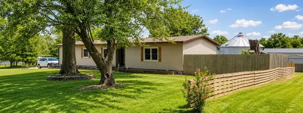 702 W Oak ST, Weir, KS 66781