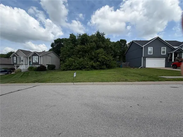 918 S 12th ST, Louisburg, KS 66053