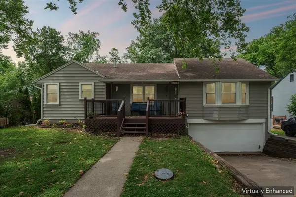 4900 NE Park LN, Kansas City, MO 64118