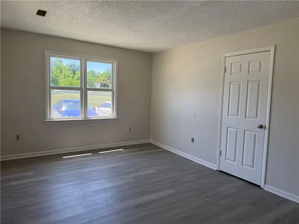 1100 Colonial DR, Lathrop, MO 64465