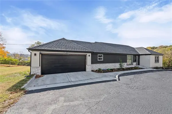 1309 W 100TH TER, Kansas City, MO 64114