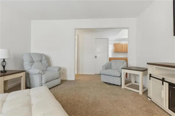 11889 Units 1 & 2 Wood oak AVE, Richmond, MO 64085