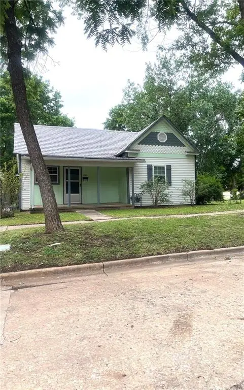 1015 N 6th ST, Independence, KS 67301