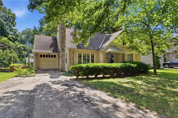 5325 Norwood RD, Fairway, KS 66205