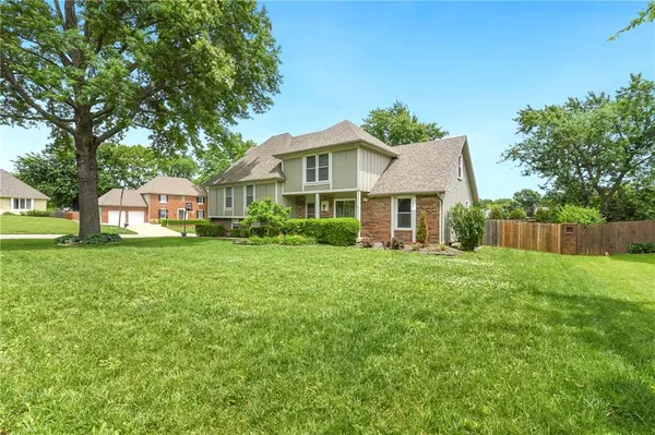 10119 EARNSHAW ST, Lenexa, KS 66215