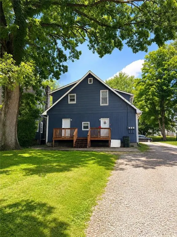 1013 S 4th ST, Leavenworth, KS 66048