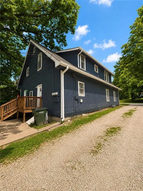 1013 S 4th ST, Leavenworth, KS 66048
