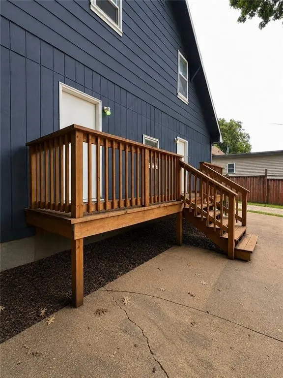 1013 S 4th ST, Leavenworth, KS 66048