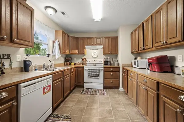 727 S Sycamore ST, Ottawa, KS 66067