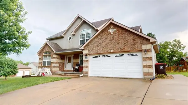 1404 Nottingham DR, Warrensburg, MO 64093