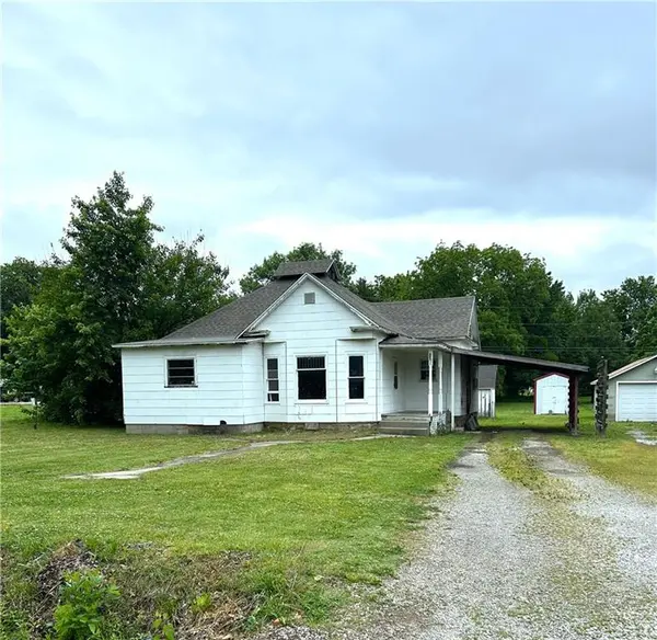 203 E Maple ST, Liberal, MO 64762