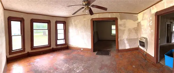 203 E Maple ST, Liberal, MO 64762