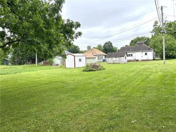 203 E Maple ST, Liberal, MO 64762