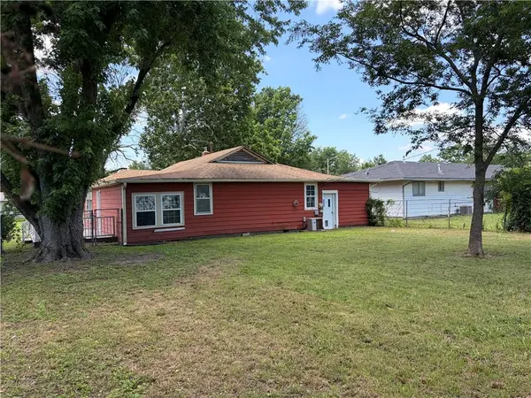 308 S 17th ST, Independence, KS 67301