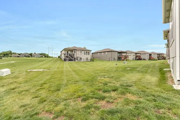 19006 Millview ST, Spring Hill, KS 66083