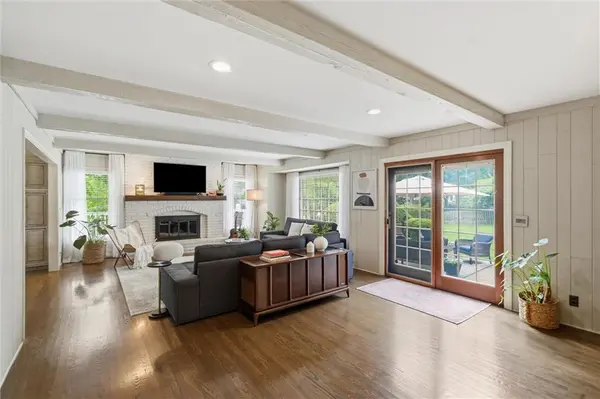 11904 Aberdeen RD, Leawood, KS 66209