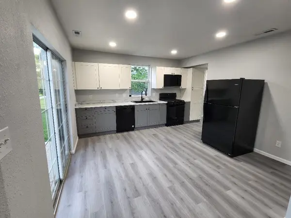 616 S 7th ST, Burlington, KS 66839