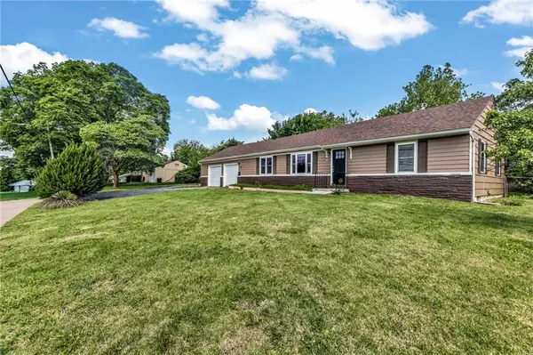 100 W 99th ST, Kansas City, MO 64114