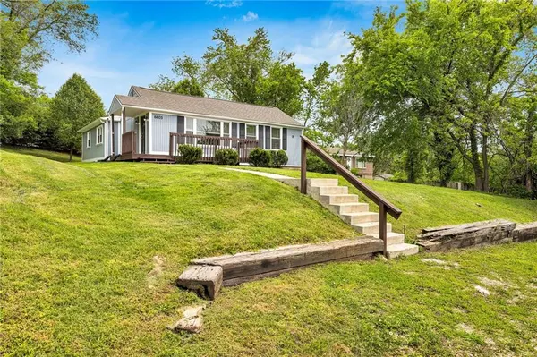 6605 N Edison AVE, Kansas City, MO 64151