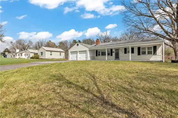 7617 Antioch RD, Overland Park, KS 66204