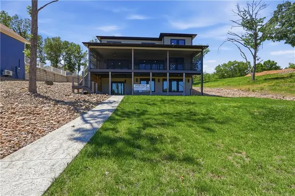 59 Lakeway LN, Climax Springs, MO 65324