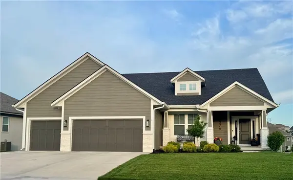 5876 McCormick DR, Shawnee, KS 66226