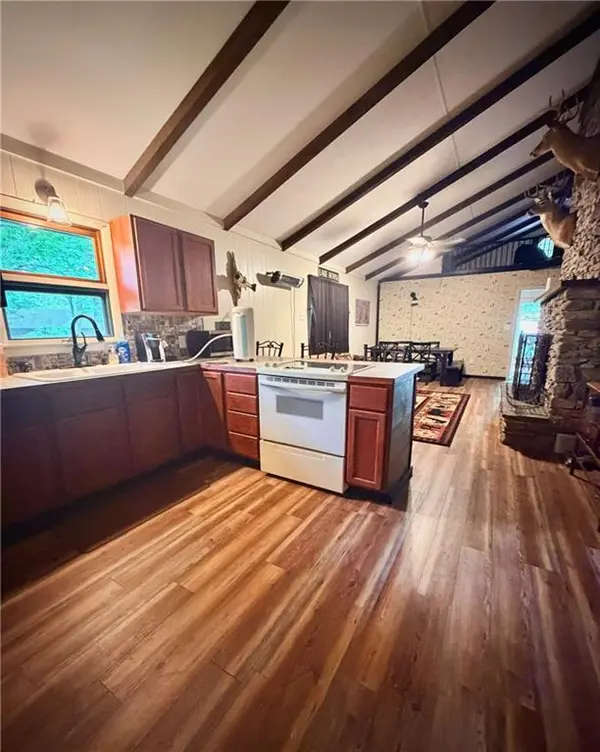 409 SW Lakeside DR, Lacygne, KS 66040