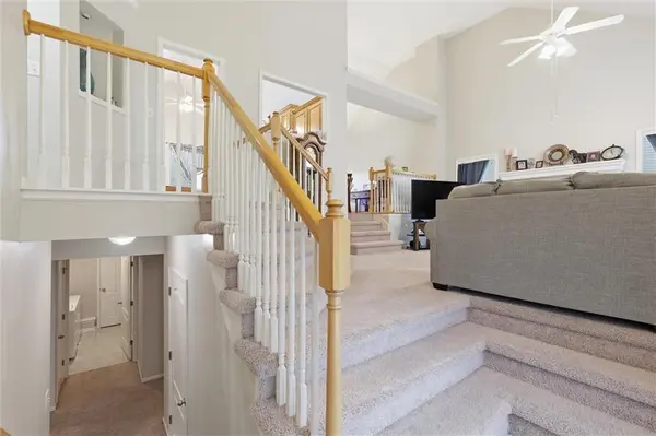 2353 SW Switchback CT, Lee's Summit, MO 64082