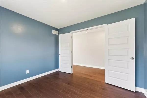 9208 SE 2nd ST, Blue Springs, MO 64064