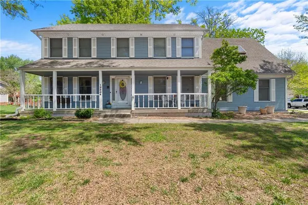 12304 E 63rd TER, Kansas City, MO 64133