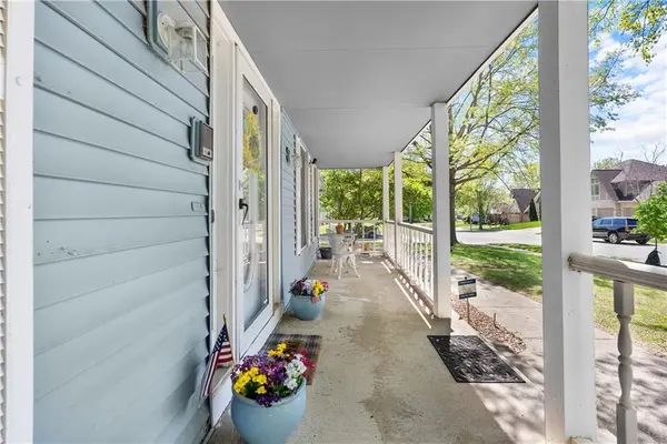 12304 E 63rd TER, Kansas City, MO 64133