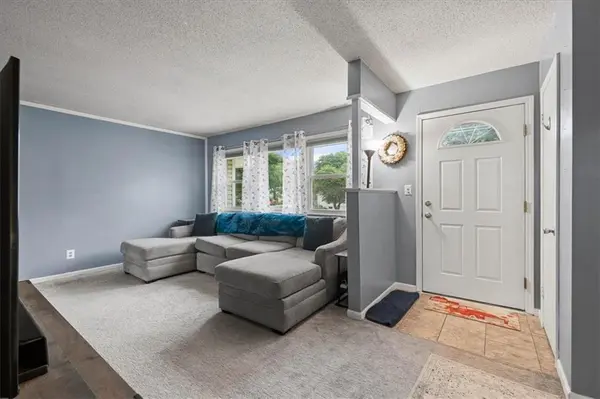 420 NW Village CT, Lee's Summit, MO 64063