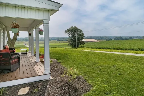 5201 Cook RD, St Joseph, MO 64505
