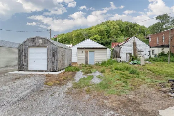 110 Grand AVE, Forest City, MO 64451