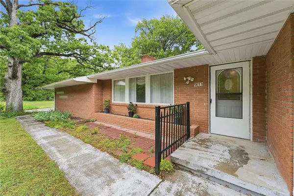 711 W Montgomery ST, Clinton, MO 64735