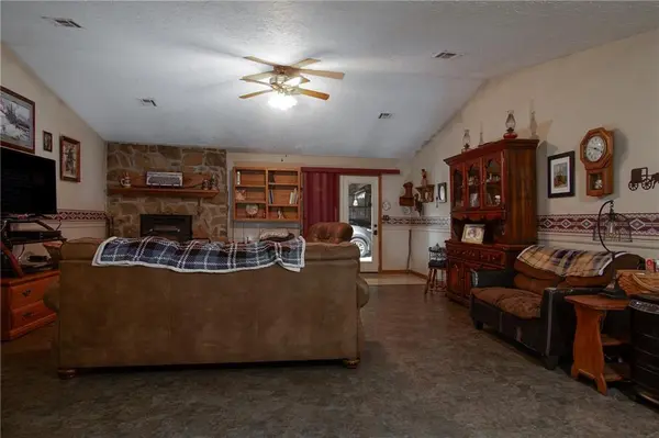 3315 Lostine RD, Columbus, KS 66725