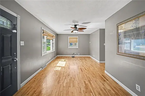 5808 Pleasant AVE, St Joseph, MO 64503