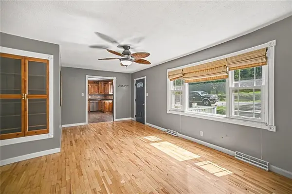 5808 Pleasant AVE, St Joseph, MO 64503