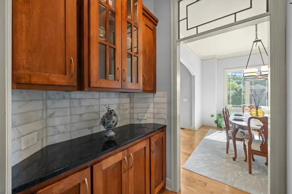 9914 Woodstock ST, Lenexa, KS 66220
