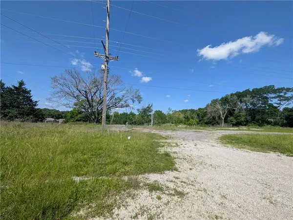 801 S State ST, Knob Noster, MO 65336