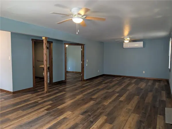 105 E Colorado ST, Windsor, MO 65360