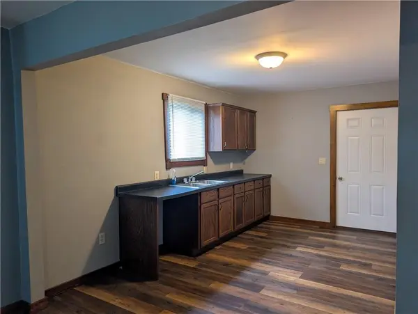 105 E Colorado ST, Windsor, MO 65360
